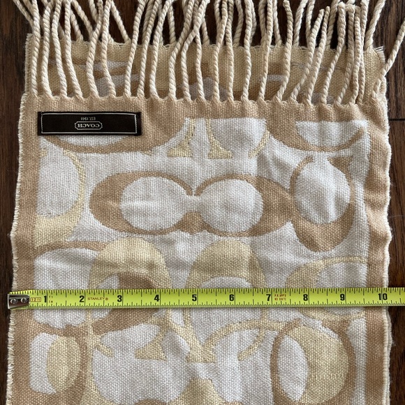Reversible Coach emblem scarf - Picture 2 of 6
